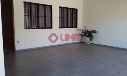 EXCELENTE CASA COM 4 DORMITÓRIOS, SENDO 1 SUITE NO JARDIM EUROPA.