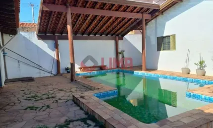 Casa na vila nipônica - 3 dorms, área gourmet e piscina - bauru/sp