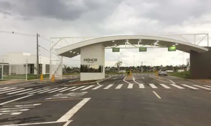Lote no Condomínio Primor das Torres - Avenida das Torres - Excelente Localização -
