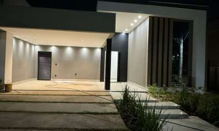 Casa térrea nova com 3 suítes - Condomínio Florais da Mata - Região do Chapéu do Sol