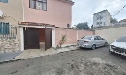 Vendo casa duplex em condomínio fechado com 180m² – Taquara, Jacarepaguá.