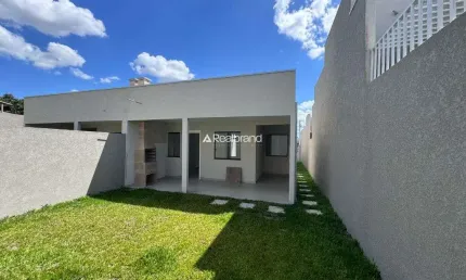 Linda casa de padrao a venda no bairro Iguacu - Fazenda Rio Grande