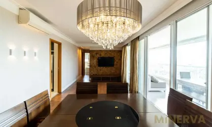 Apartamento - Vista Privilegiada - Frente para o BOSQUE MAIA