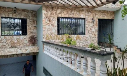 Casa com 4 quartos à venda na Rua Cambará, Vila Bertioga, São Paulo