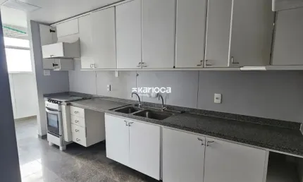 Apartamento para alugar com 149m², 4 quartos, 4 banheiros, 1 vaga de garagem.