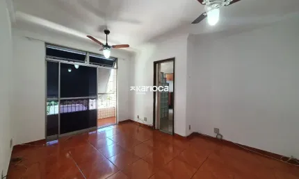 Apartamento para alugar com 80m², 2 quartos, 1 banheiro, 1 vaga de garagem.