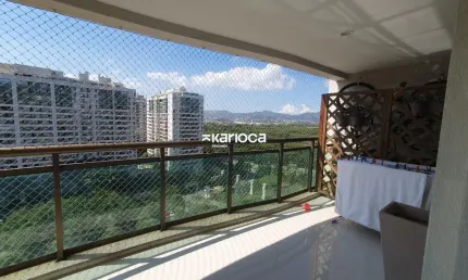 Apartamento para alugar com 150m², 3 quartos, 4 banheiros, 2 vagas de garagem.