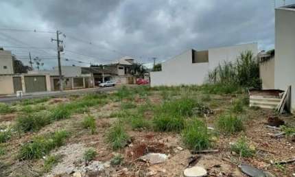 Terreno à venda na Rua Eustáquio Pereira, 409, Jardim Bela Suiça, Cambé