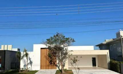 CASA DE ALTO PADRÃO COM 3 SUÍTES NO CONDOMÍNIO HORIZONTAL VILLÁGIO DO ENGENHO