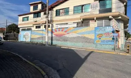 Prédio com três andares à venda - Vila Sopreter / Poá