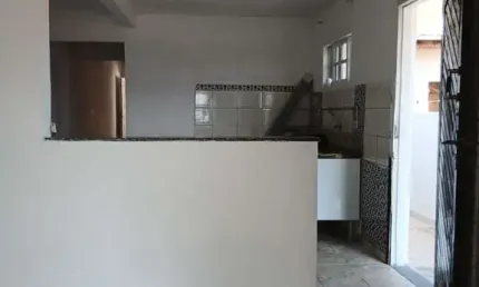 Casa com 2 quartos para alugar na Vila Pereta, Poá 