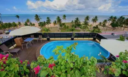 Apartamento térreo de 53m2 todo mobiliado e projetado na beira mar de cabo branco