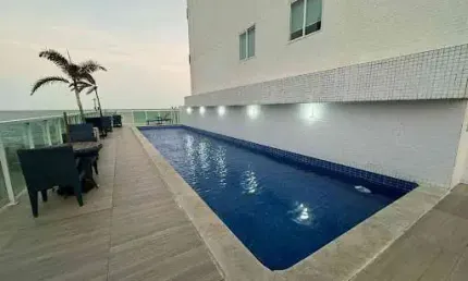 Amplo apartamento pé na areia de 71m2 com 2 quartos mobiliado e projetado,
