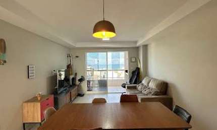 Amplo Apartamento de 82m2 com 2 Quartos + DCE e Vista Para o Mar
