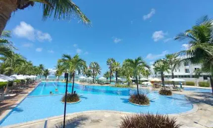 Apartamento com 3 Quartos Mobiliado e Projetado, em Condomínio Club e Pé na Areia