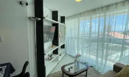 Apartamento de 68m2 com 2 quartos todo mobiliado e pé na areia