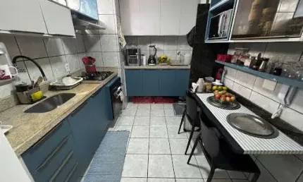 Amplo apartamento com 02 quartos à 150m do mar de cabo branco