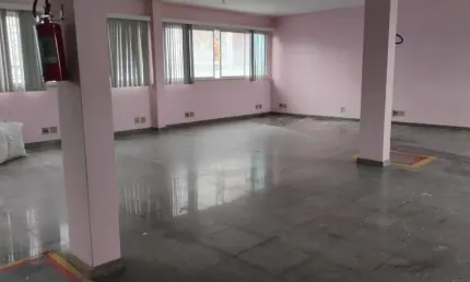 ALUGO SALA COMERCIAL com 100m² - Rua do Comércio- Pavimento Superior