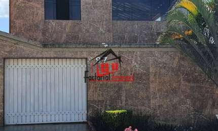 CASA A VENDA EM SANTA LUZIA, BELO VALE, 3 QUARTOS, SUÍTE, 3 VAGAS.