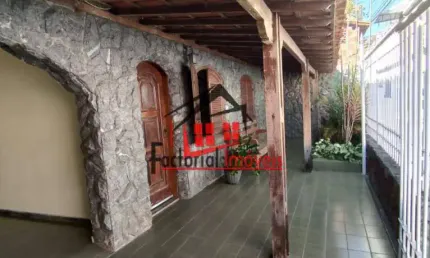 Casa 3 Quartos com Suíte e Barracão no Bairro Inconfidentes 360 m²
