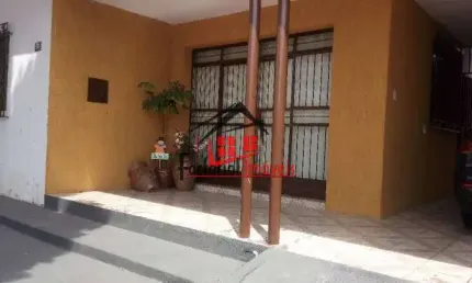 Casa com 3 Quartos + Edícula e quitinete| 4 Vagas | Bairro Glória