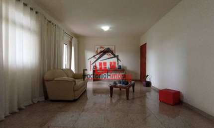 Apartamento Amplo com 4 Quartos, 2 Suítes e 2 Vagas Paralelas