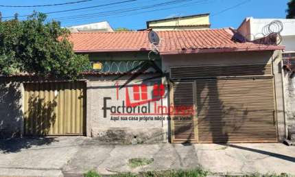 CASA A VENDA COM 2 BARRACÕES NO BAIRRO INCONFIDÊNCIA