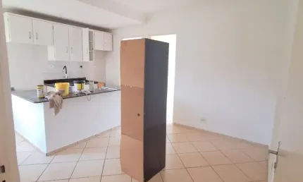 PQ. VERDE - 2 QUARTOS, SALA, COZINHA, BWC, A/SERV, 1 VAGA, A/C-45m²