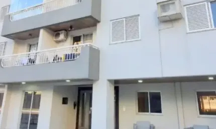 Centro -  1 suíte, 2 quartos, sala, cozinha, bwc, a/serv, 1 vaga, a/priv. 89m²