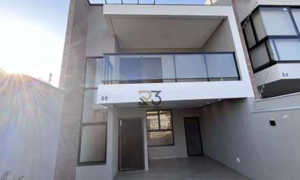 Casa com 3 quartos à venda em Gleba Palhano, Londrina  por R$ 1.080.000