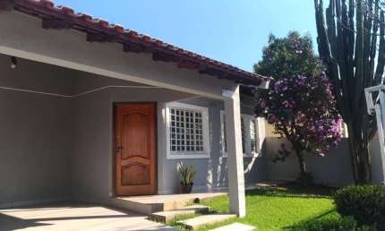 Casa com 3 quartos à venda na Vila Casoni, Londrina  por R$ 680.000
