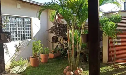 Casa com 4 quartos à venda no Colúmbia, Londrina  por R$ 330.000