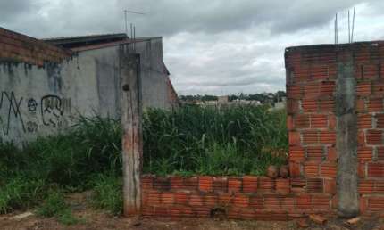 Terreno à venda no Jardim Novo Sabará, Londrina  por R$ 255.000