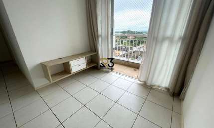 Apartamento com 3 quartos para alugar no Aurora, Londrina  por R$ 2.150