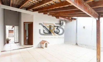 Casa com 3 quartos à venda no Aeroporto, Londrina  por R$ 490.000