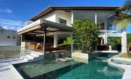 Casa à venda de Alto Luxo em Busca Vida - Buscaville, 959m², 4/4 sendo 3 suítes, Piscina, Espaço gourmet, Adega refrigerada, Sistema de energia solar.