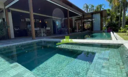 RESIDENCIAL DAS ACÁCIAS | Casa Deslumbrante em Praia do Forte | 5 Suítes | Área Gourmet | Condomínio Piscinas Naturais