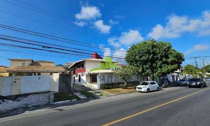 Ponto comercial para alugar em Vilas do Atlântico: 600m² terreno, 300m² construído, 4 suítes, 15 vagas, localização estratégica em área de alto fluxo