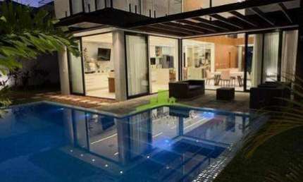 Casa a Venda Alphaville Litoral Norte 1 | 340m² | 5/4 | 4 suítes | Piscina | Espaço Gourmet | 4 vagas | Camaçari