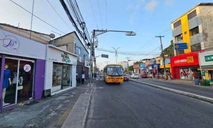 Aluguel de Loja em Itapuã | Avenida Dorival Caymmi | Loja Frente Rua com 40m²