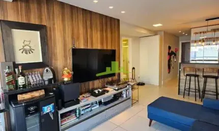Apartamento à venda no pituba quartier, 79m², 2 suítes, nascente, andar alto, varanda com vidro, decorado, 2 vagas cobertas. excelente localização!