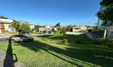 Terreno de esquina no Alphaville Salvador 2, 490m², leve declive, documentação em dia, R$ 1.750.000,00