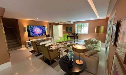Casa à Venda no Condomínio Jardim Botânico, Patamares, 332m², 5 Quartos, 4 Suítes, Energia Solar, Piscina, Área Gourmet, Alto Luxo, R$ 3.550.000,00