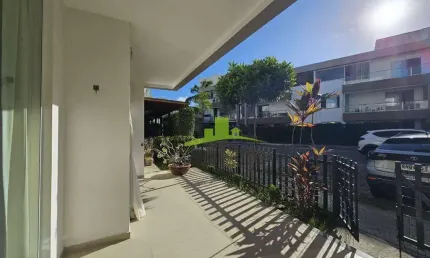 Apartamento Térreo à Venda no Bosques de Palermo, Buraquinho, 89m², 3 Quartos, 1 Suíte, Varanda e Jardim, 2 Vagas soltas, R$ 650.000,00