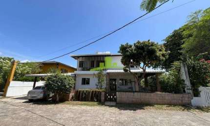 Casa à Venda no Condomínio Interlagos, Camaçari, 469m², 5 Quartos, 4 Suítes, Piscina, Área Gourmet, Nascente, Terreno 1.300m², R$ 2.000.000,00