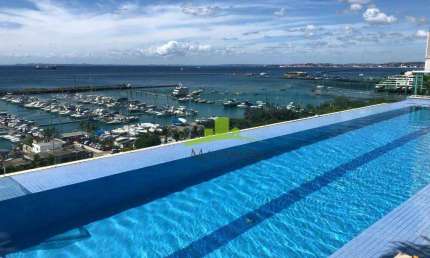 Apartamento Exclusivo de Luxo à Venda no CLOC Marina Residence, 68m², 1 Quarto, Vista Mar. Piscina com borda infinita com Vista para o Mar, Comércio