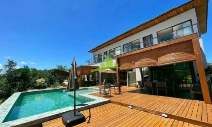 Casa de Alto Padrão à Venda no Condomínio Praia Bella, Praia do Forte, 5 Suítes, Espaço Gourmet, Piscina e Área Verde. Litoral Norte. R$ 4.190.000,00