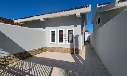 Sobrado geminado 02 dormitórios - espaçosa - bairro maracanã em praia grande