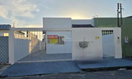 CASA NO CONJUNTO NOVO ALEIXO ATRÁS DO SUPERMERCADO COEMA