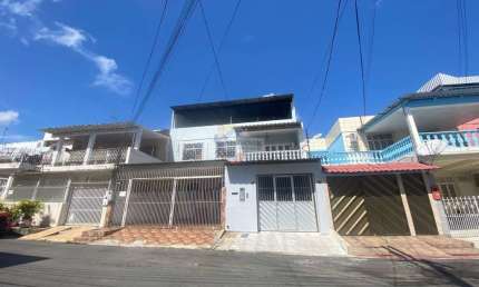 Casa com 4 quartos à venda na Travessa Imbaúba, 001, Flores, Manaus, 516 m2 por R$ 450.000